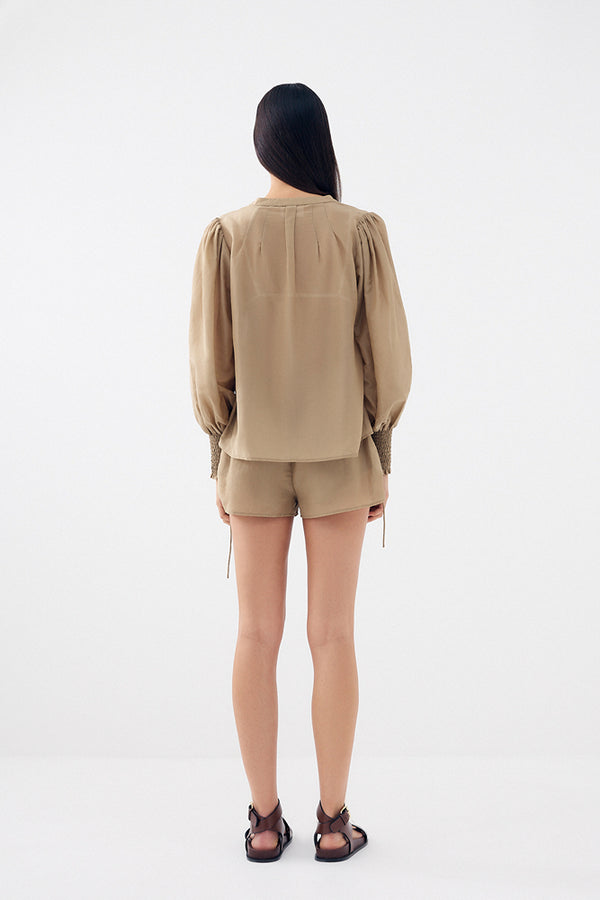 Color: Taupe