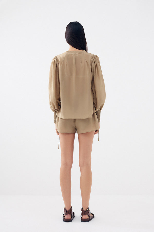 Color: Taupe