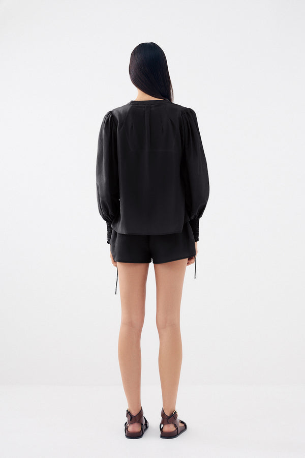 Color: Black