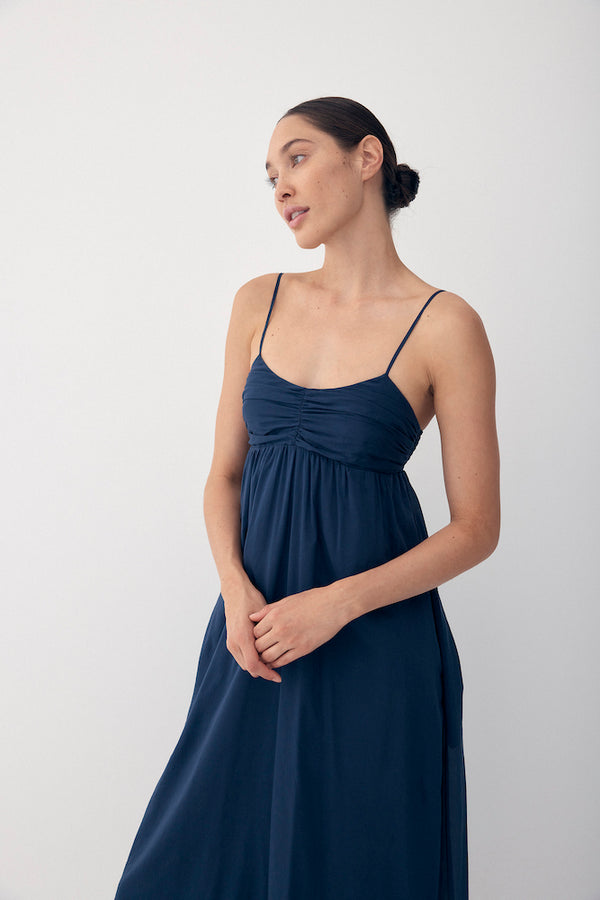 Color: navy