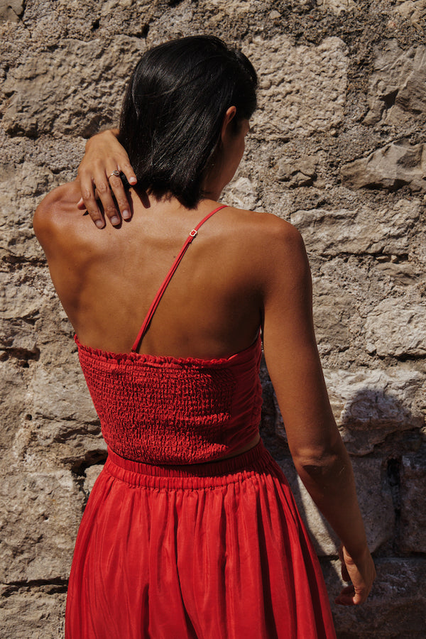 Color: Scarlet