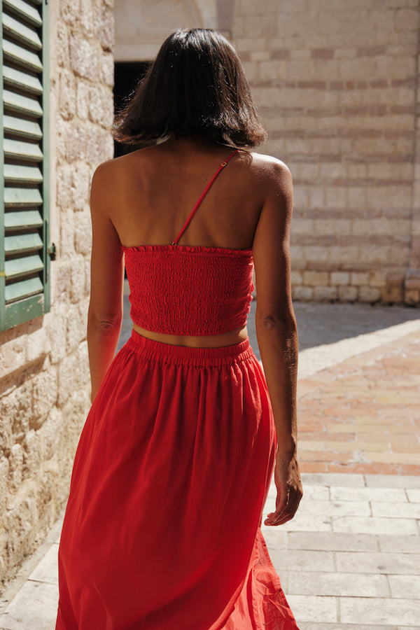 Color: Scarlet